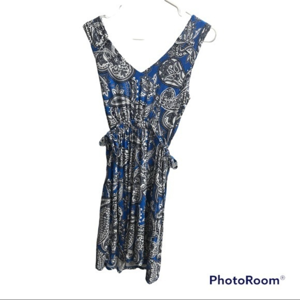 Cynthia Rowley sleeveless dress blue & white paisley v neck side tie dress 2